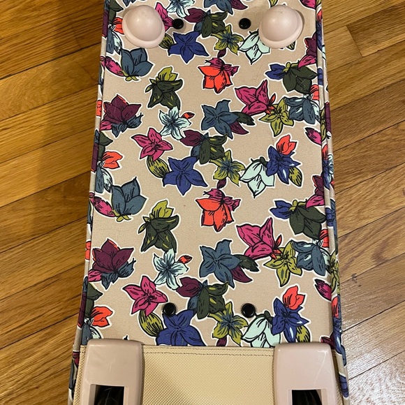 Vera Bradley Rolling Duffel Travel Suitcase Bag - Picture 11 of 11